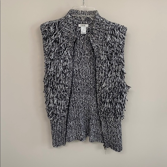 Cache vest - Picture 1 of 4